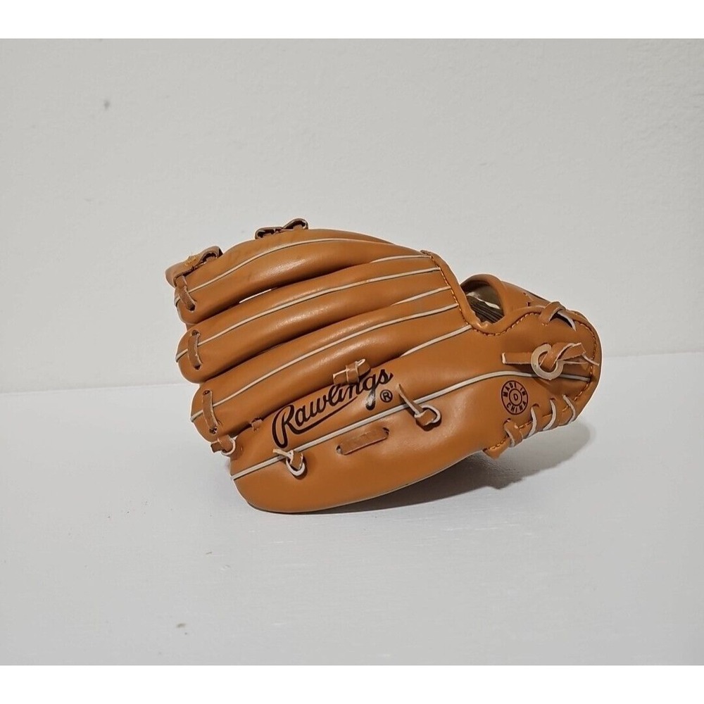 Rawlingsโ RBG155 Deep Well Pocket 9 1/2" Youth Baseball Glove RHT Andre Dawson